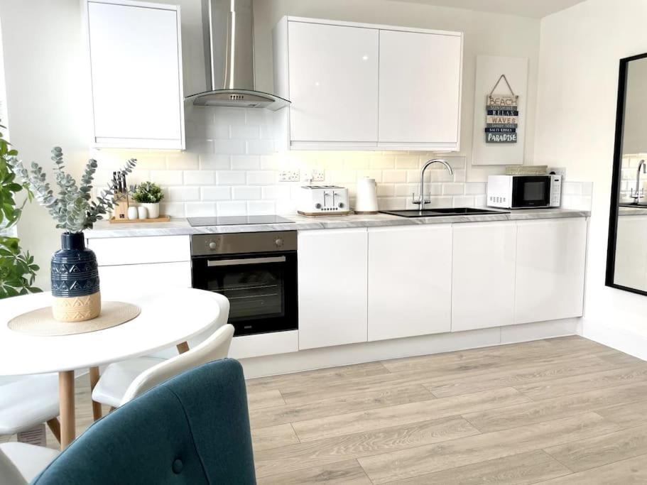 Luxury Porthcawl 1 Bedroom Apt, Prime Location 외부 사진