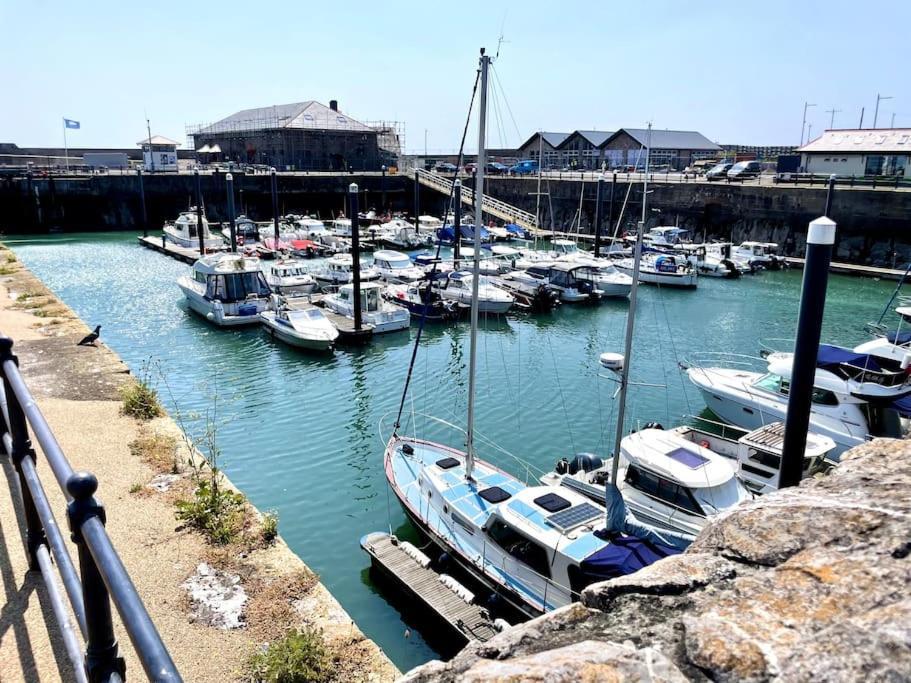Luxury Porthcawl 1 Bedroom Apt, Prime Location 외부 사진